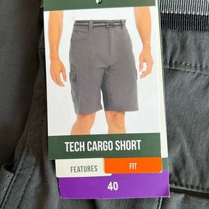 Charcoal (Dark Gray) Orvis Tech Voyager Cargo Shorts, size 40